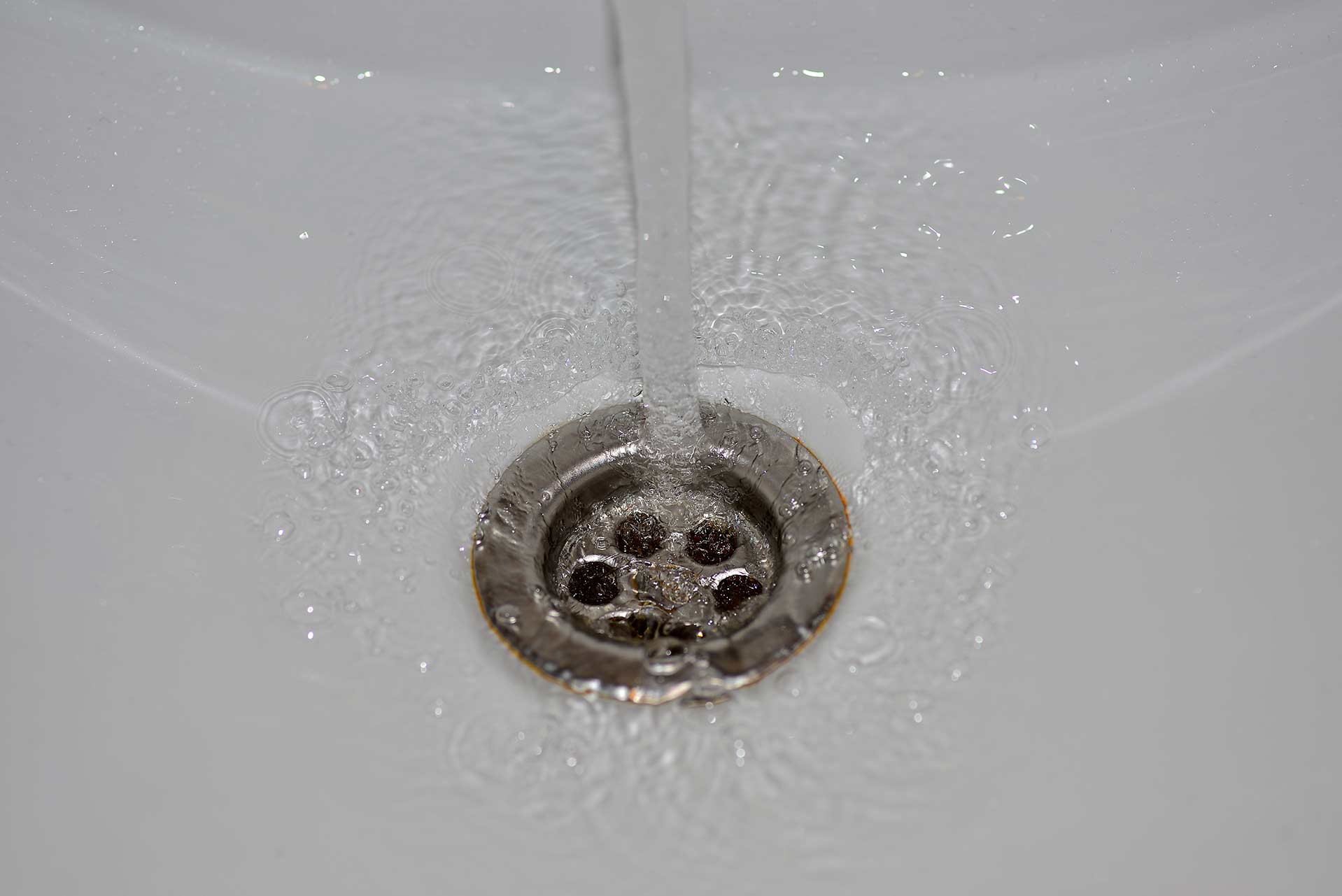 A2B Drains provides services to unblock blocked sinks and drains for properties in Stamford.